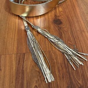 White House Black Market | Accessories | Whbm Chain Link Bow  display picture 1